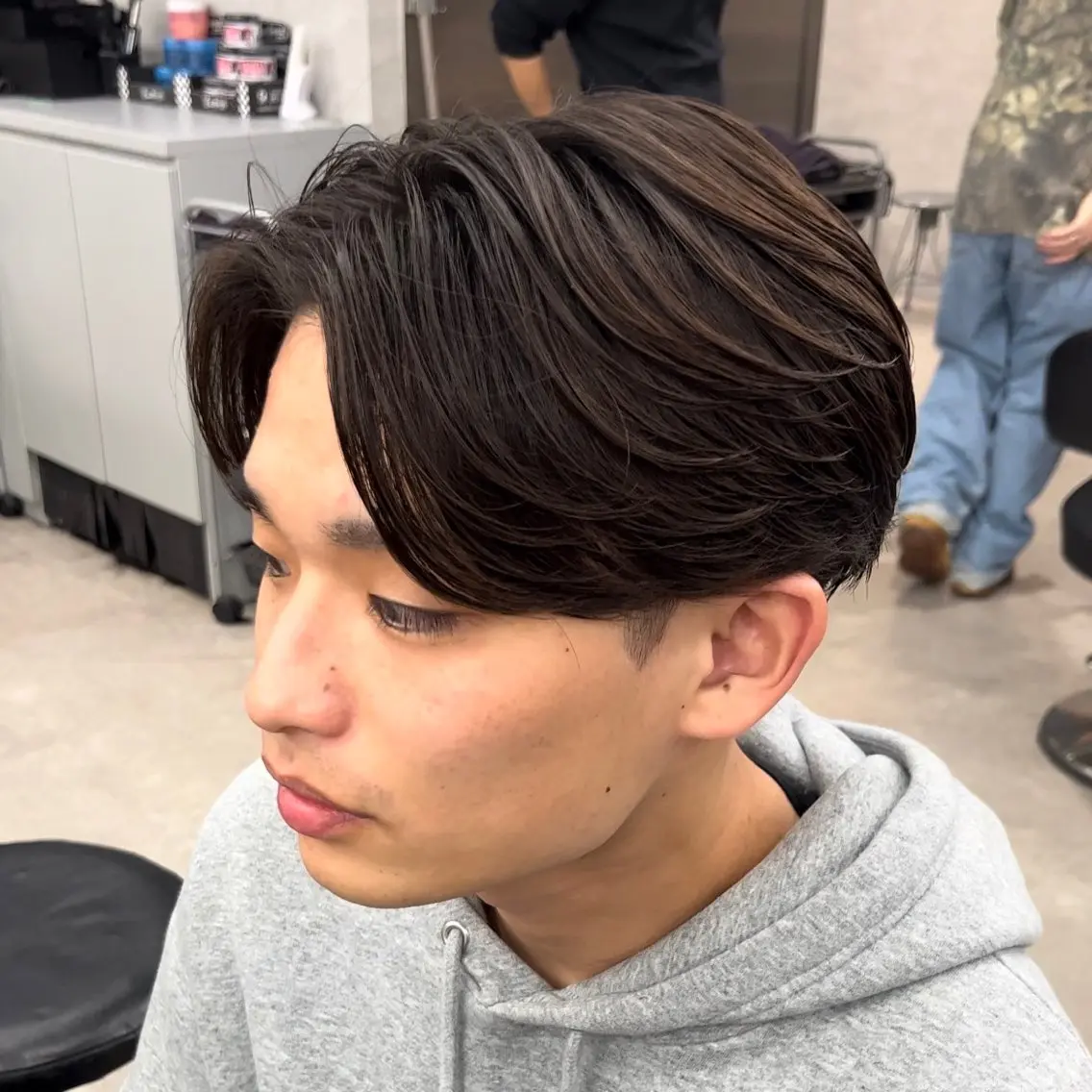 ショート カラー パーマ メンズ ニュアンスパーマ カット パーマ センターパート マスターかずまのヘアスタイル