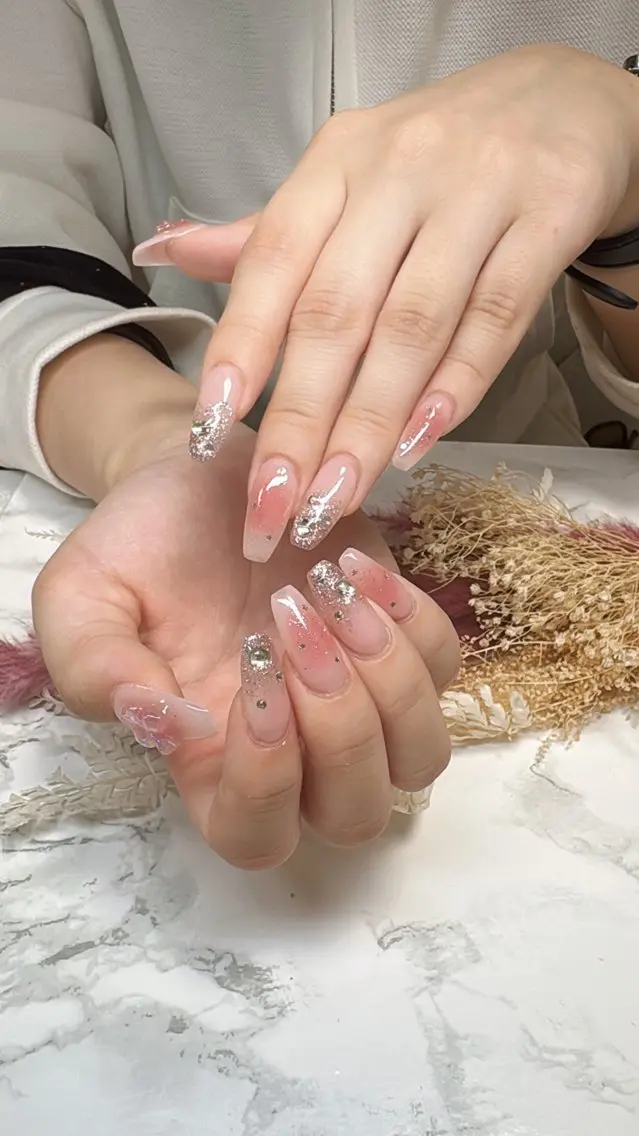 ネイル ハンドネイル はな💎ネイル ワンホン、長さ出しのネイルデザイン