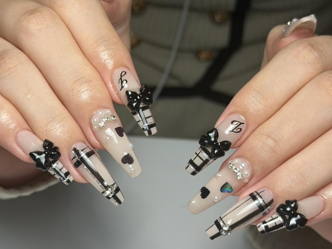 ネイル 長さ出し グラデーション 卒業式 キラキラネイル マグネットネイル RiRi Belle Nail池袋のネイルデザイン