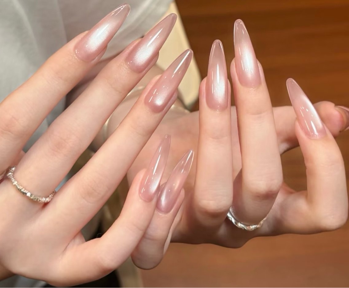 ネイル ハンドネイル 友 美のネイルデザイン