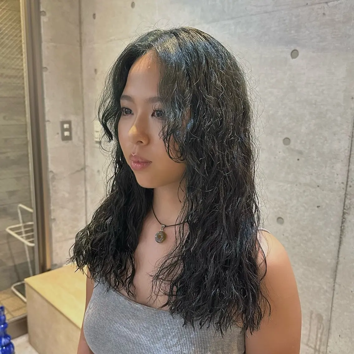 ロング カラー パーマ グレージュ オリーブグレージュ オリーブグレー デジタルパーマ カット ヘアカラー パーマ 🌀お洒落可愛い パーマ🌀taikiのヘアスタイル
