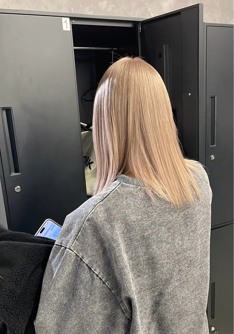 カラー 齊藤 千隼のヘアスタイル