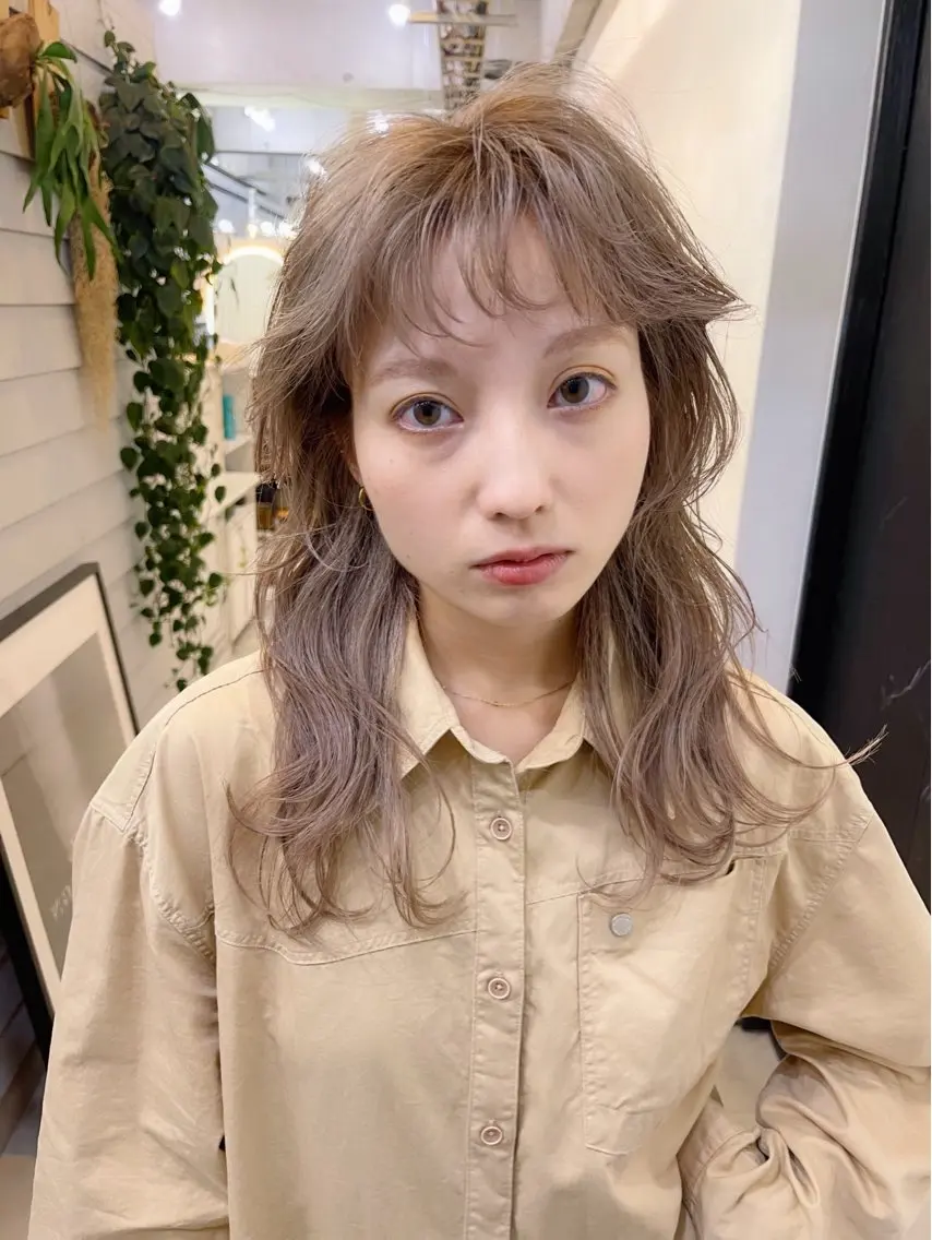 セミロング カラー ベージュカラー ミルクティーベージュ ヘアカラー トリートメント AiM 大名　似合わせカットのヘアスタイル