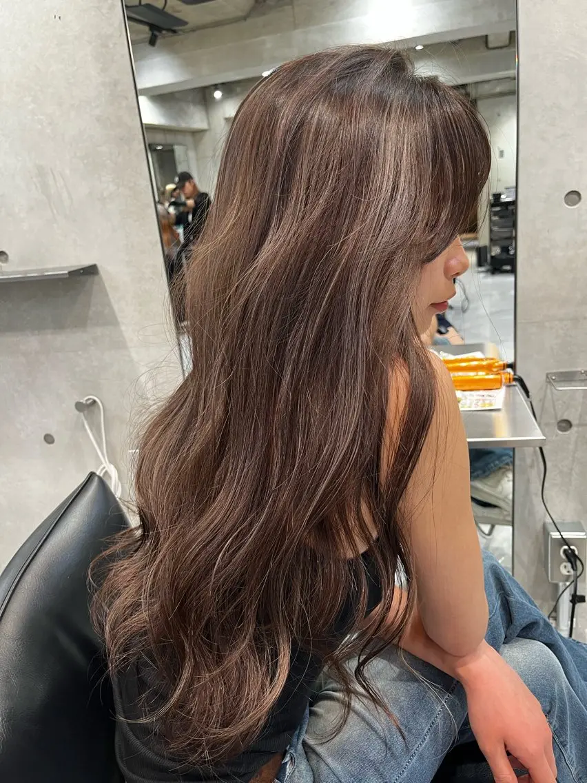 ロング ハイライト YOLO 渋谷 RIONAのヘアスタイル