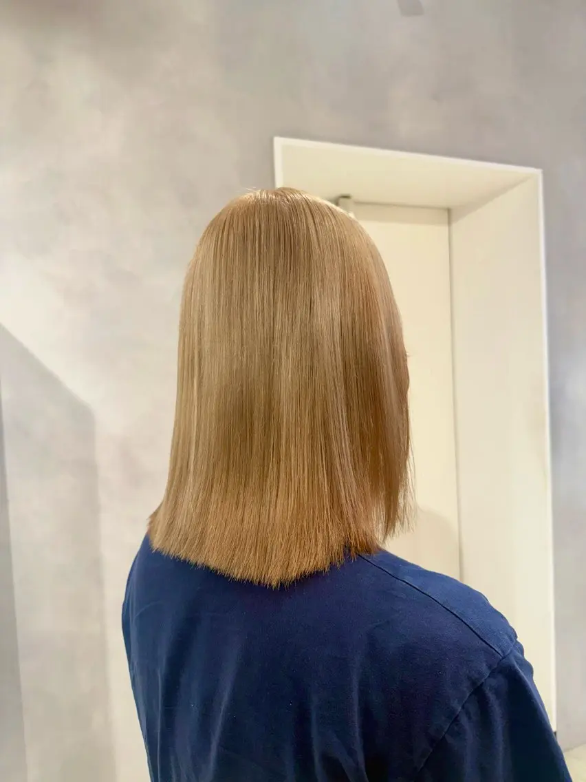 ショート カラー ベージュカラー ブリーチ ミルクティーベージュ ヘアカラー ハイトーン/うる艶 🤍カラー Mioのヘアスタイル