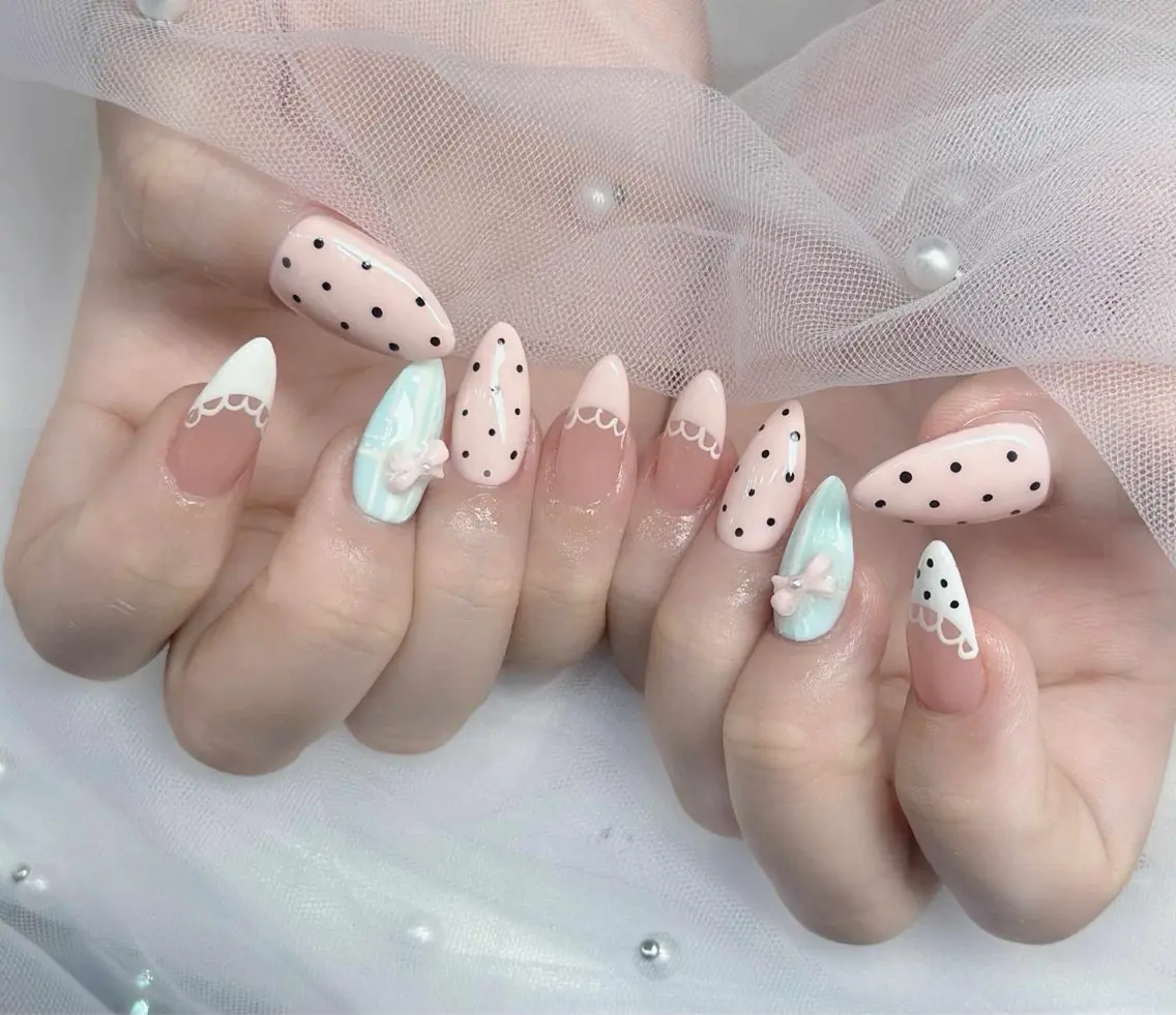 ネイル チークネイル ドット フレンチネイル グラデーション 韓国ネイル ハンドネイル ハンドケア Aria Nail Beautyのネイルデザイン