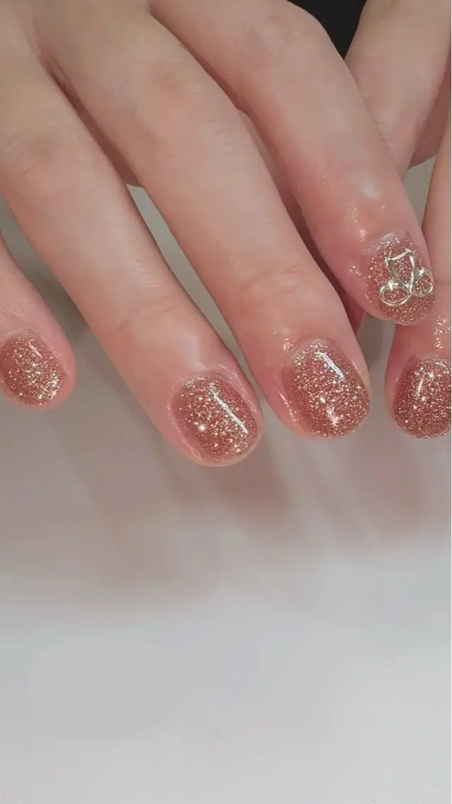 ネイル フラッシュネイル キラキラネイル ラメ(グリッター) ワンカラーネイル 冬ネイル nailsalon urümのネイルデザイン