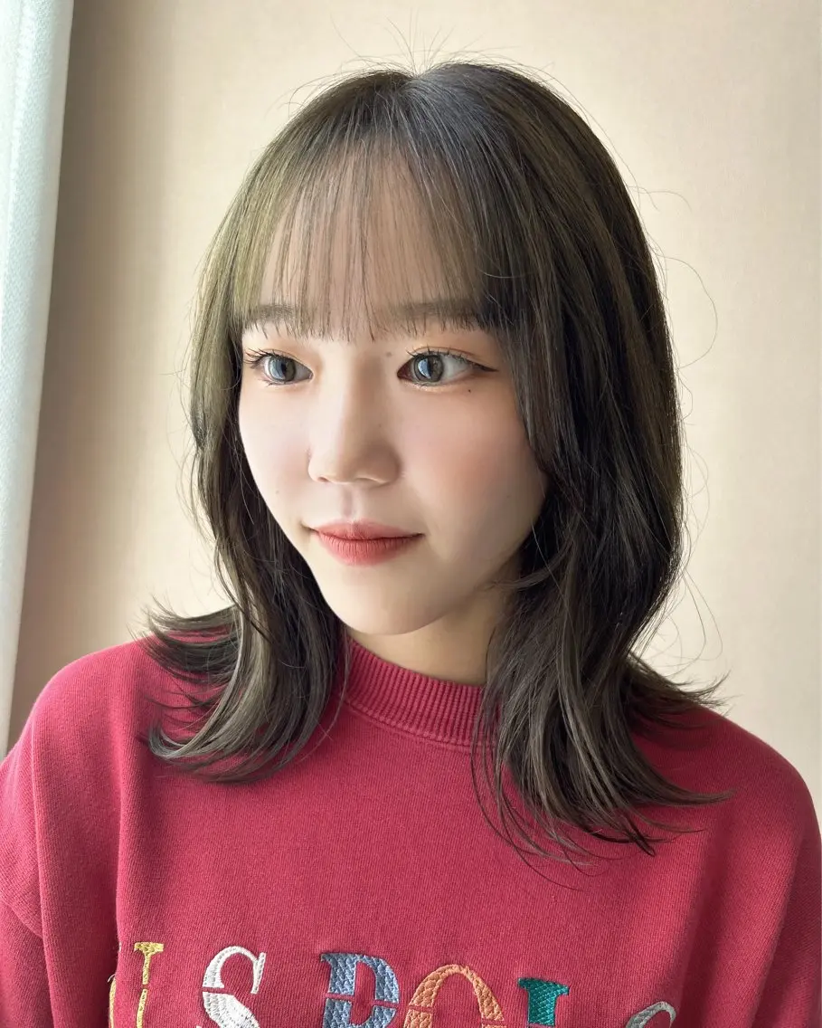 セミロング カラー ブリーチ ダブルカラー グレージュ ブリーチなしカラー オリーブグレージュ hubhair レイヤー/透明感のヘアスタイル