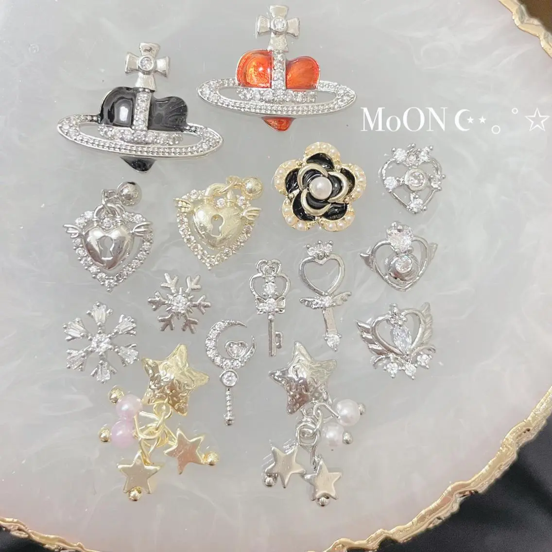 ネイル ハンドネイル ハンドケア MoON...❤︎ MeGuのネイルデザイン