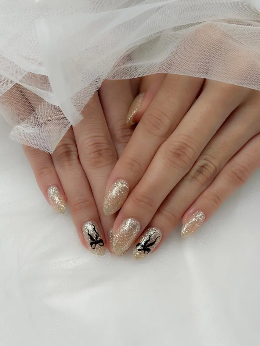 ネイル キラキラネイル ラメ(グリッター) リボン ハンドネイル iro+ nailのネイルデザイン