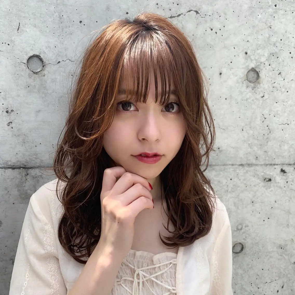 ミディアム レイヤーカット 渋谷ブリーチカラー 韓国ヘアyuikoのヘアスタイル