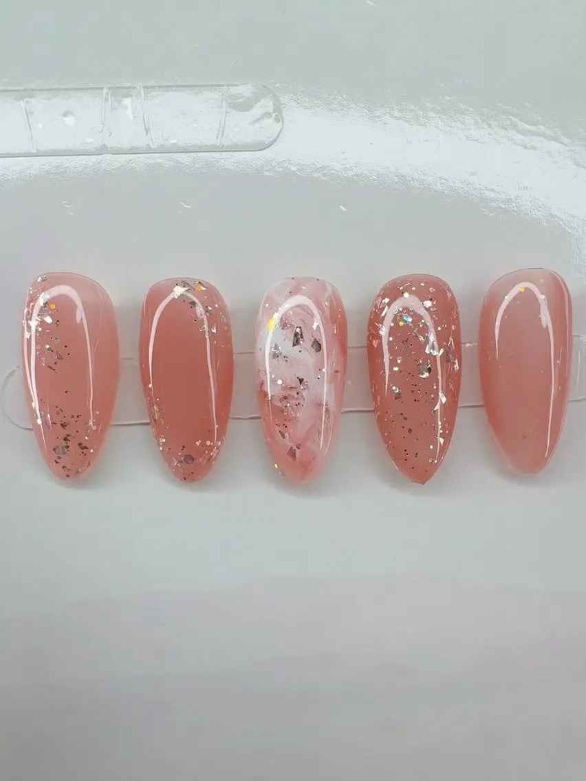 セミロング ハンドネイル AMI Nailsalonのネイルデザイン