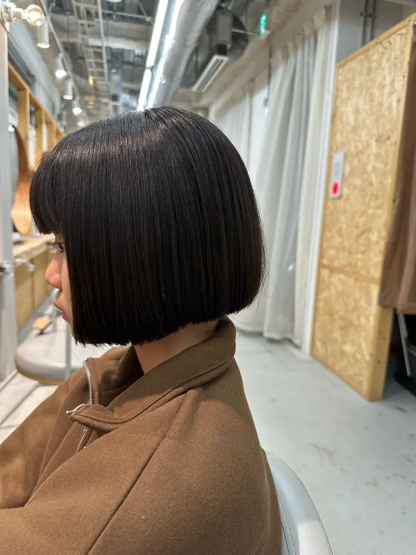 ショート 切りっぱなしボブ ボブ 松本 莉央のヘアスタイル