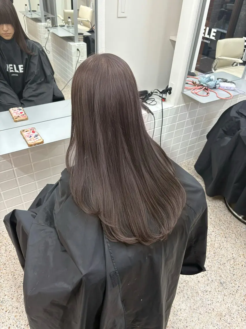 ロング カラー ヘアカラー トリートメント PELEハイトーン shinobuのヘアスタイル