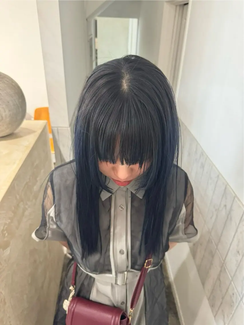 ロング カラー 黒髪 ブルーカラー ブルーブラック ヘアカラー Terve. 梅沢 彩菜美のヘアスタイル