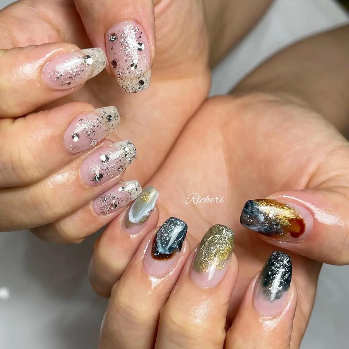セミロング ネイル 韓国風ヘア アートネイル フラワーネイル フレンチネイル ジェルネイル richeri beautyのネイルデザイン