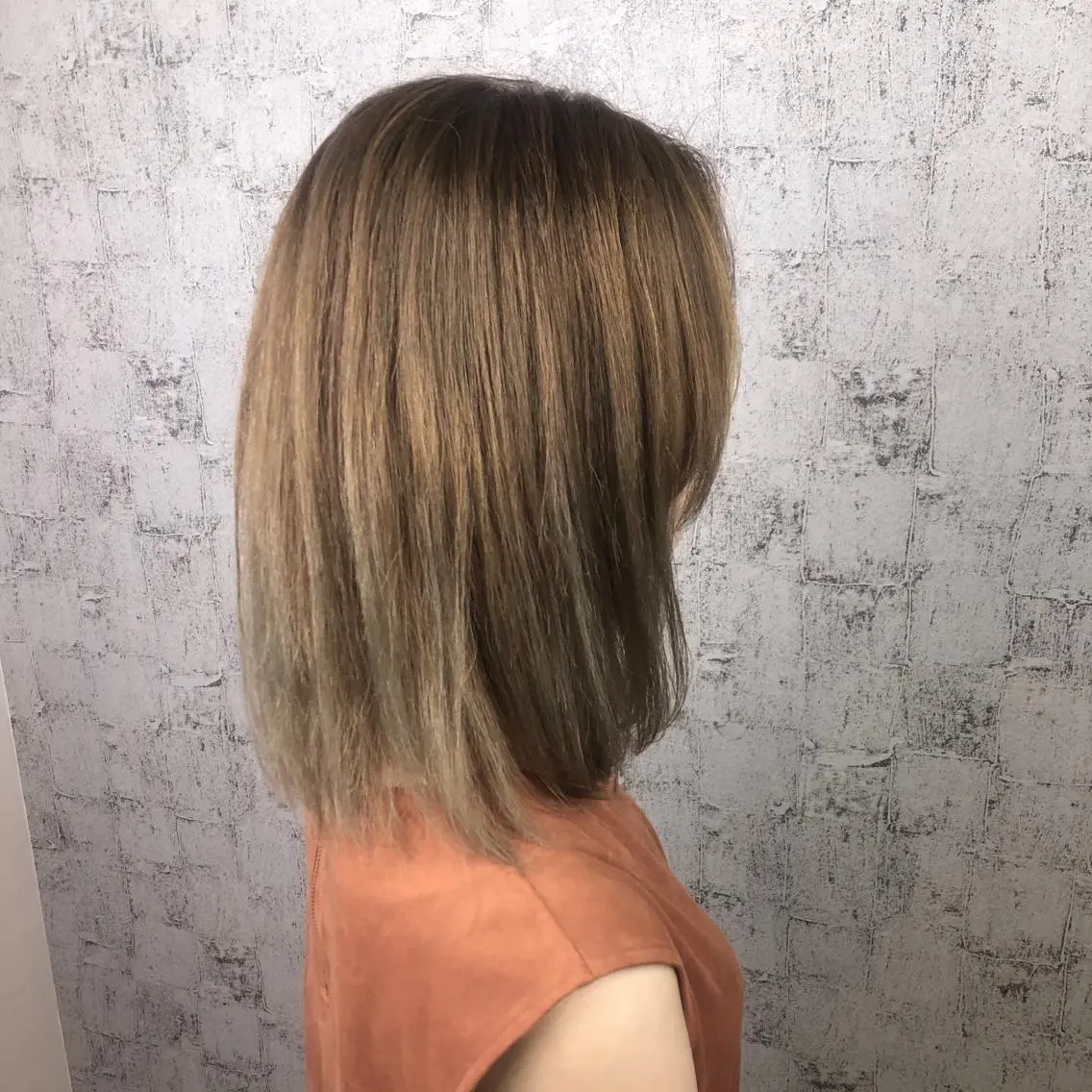 ミディアム カラー ベージュカラー ミルクティーベージュ 小顔レイヤー/ ベージュ🤍Rieのヘアスタイル