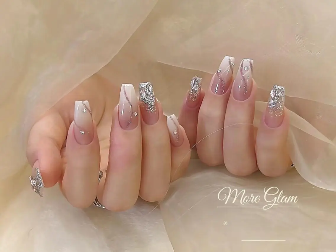 ネイル MoreGlam ネイルのネイルデザイン