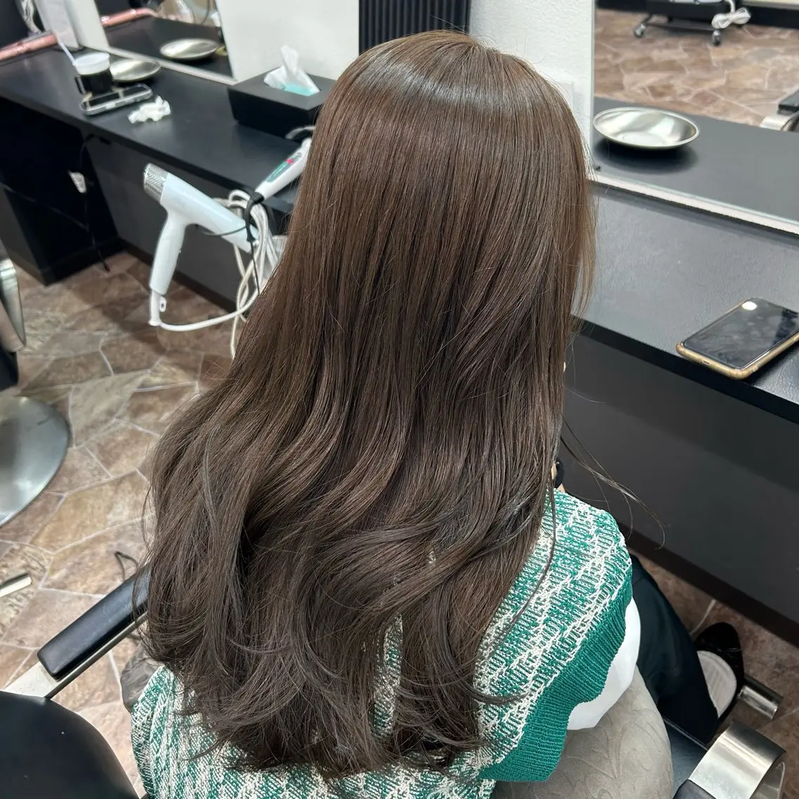 ロング カラー ベージュカラー オリーブベージュ COEUR🧡 山下 優花のヘアスタイル