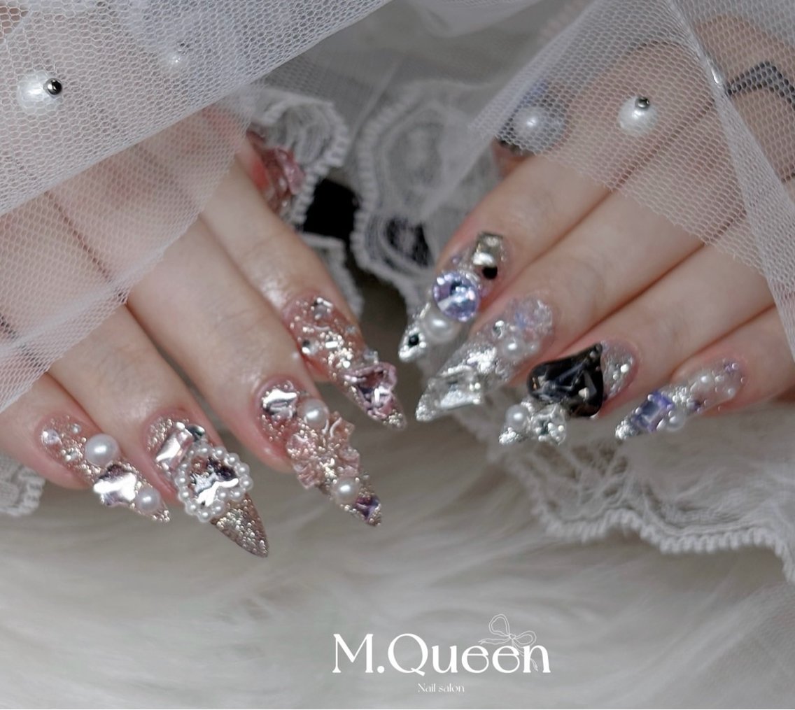 ネイル M.Queenネイル サロン天神今泉店のネイルデザイン