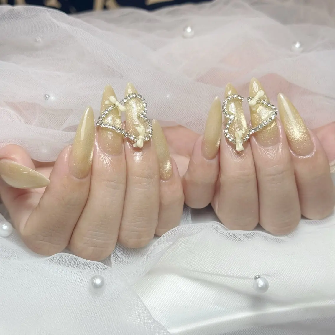 ネイル アートネイル オーロラネイル フラッシュネイル フレンチネイル ジェルネイル ハンドネイル Luci Nail Shinokuboのネイルデザイン