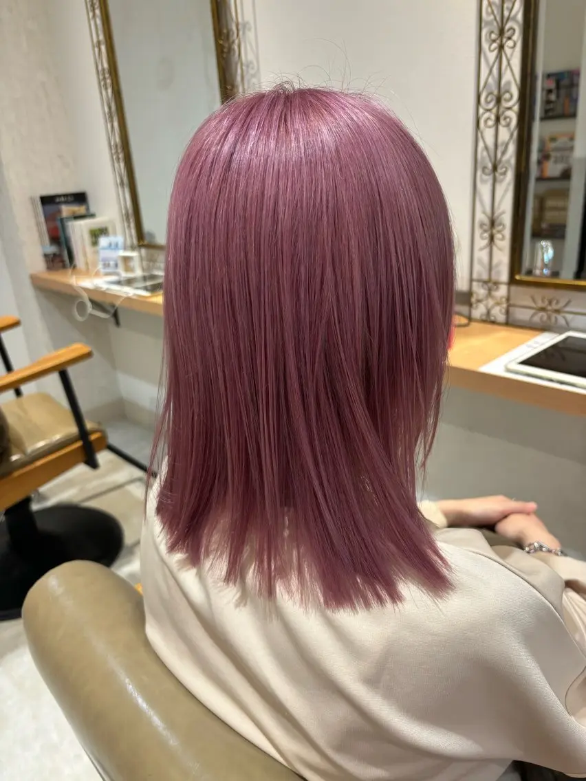 セミロング ヘアカラー 伊東 彩花のヘアスタイル