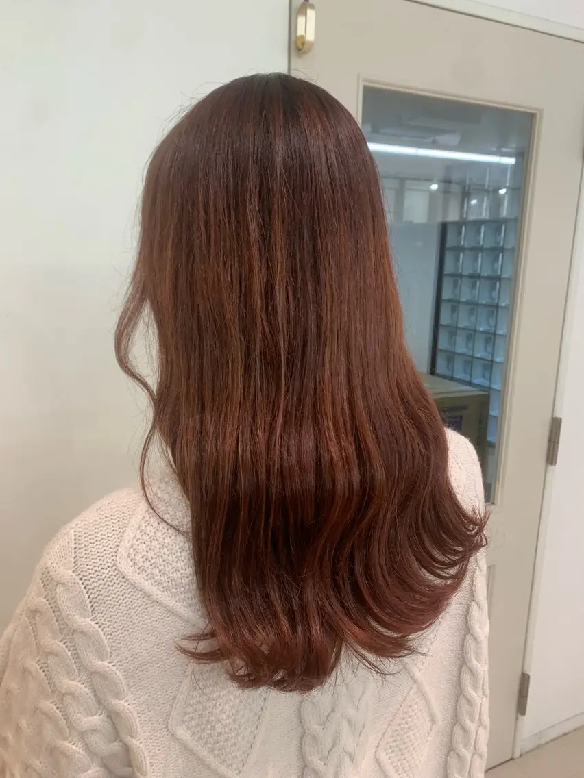 ロング カラー ピンクカラー 室谷 ゆりあのヘアスタイル
