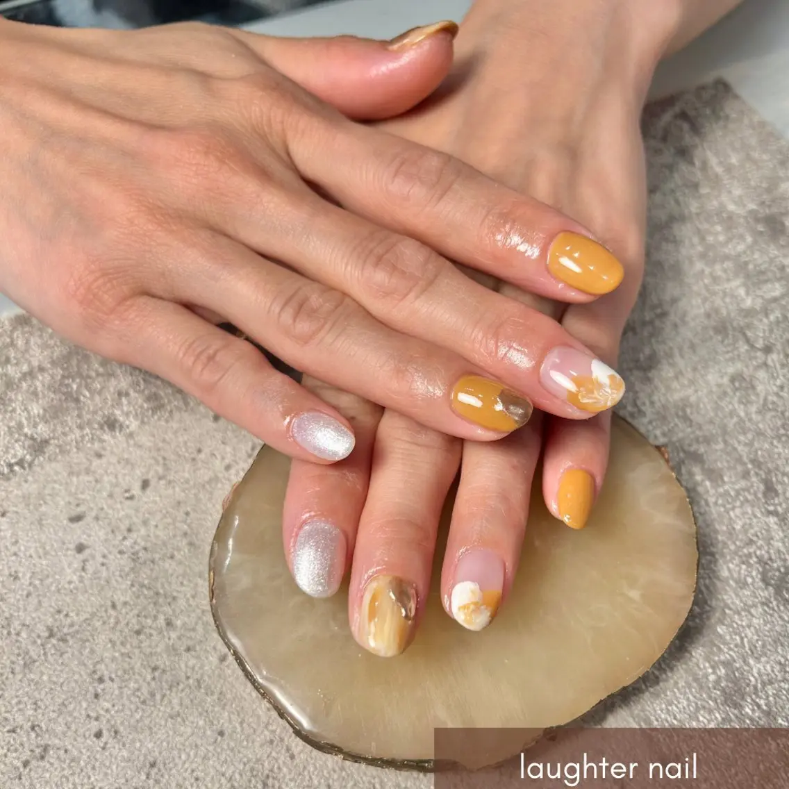 ネイル アートネイル ジェルネイル ラメ(グリッター) 大理石ネイル(マーブル) ニュアンスネイル ハンドネイル laughter nailのネイルデザイン