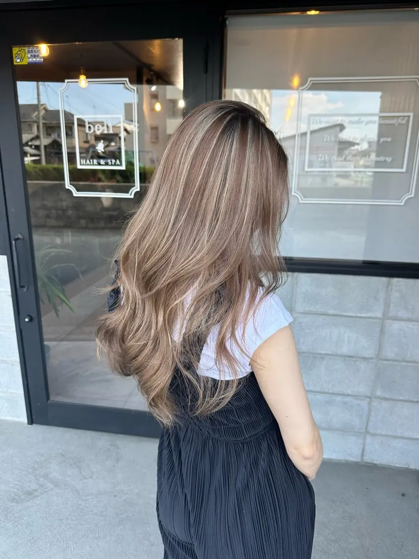 ロング カラー ハイライトカラー ハイライト 森本 笑のヘアスタイル