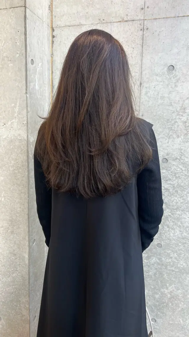 ロング カラー ロングレイヤー アッシュ ベージュカラー ブリーチ 透明感カラー カット ヘアカラー トリートメント 誰より丁寧なカット/ 小林輝/レイヤーのヘアスタイル