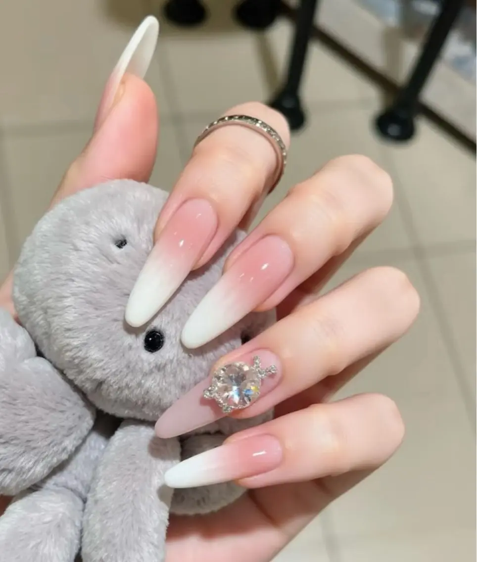 ネイル ハンドネイル H3 Nail Miniのネイルデザイン