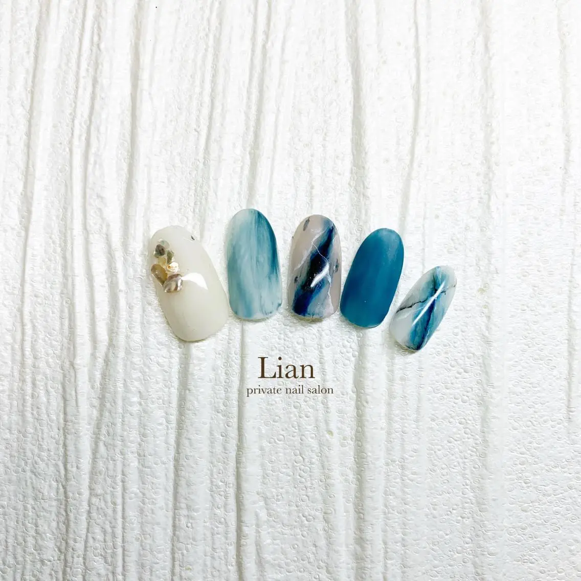 ネイル ブルー ニュアンスネイル シンプルネイル nailsalon Lenoaのネイルデザイン