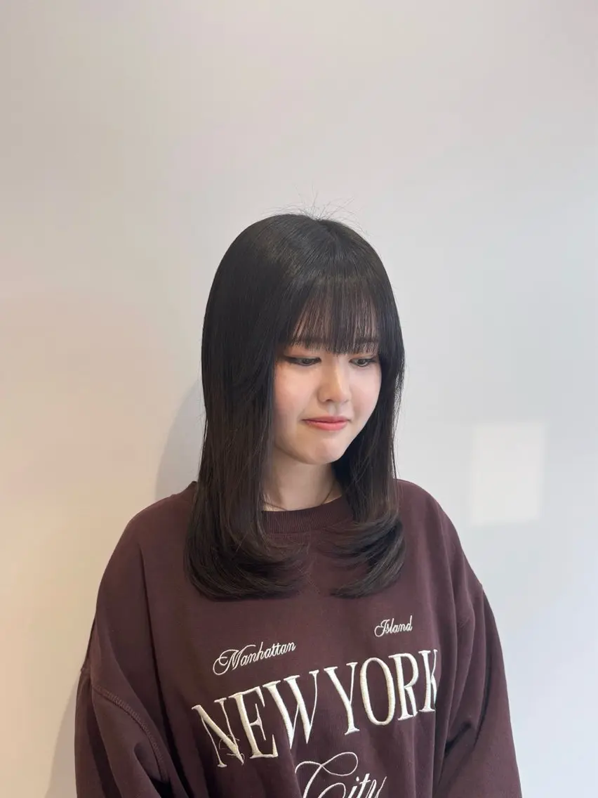 ミディアム ミディアムレイヤー レイヤーカット カット ヘアカラー トリートメント ★韓国トレンドカット ★むなかたももかのヘアスタイル