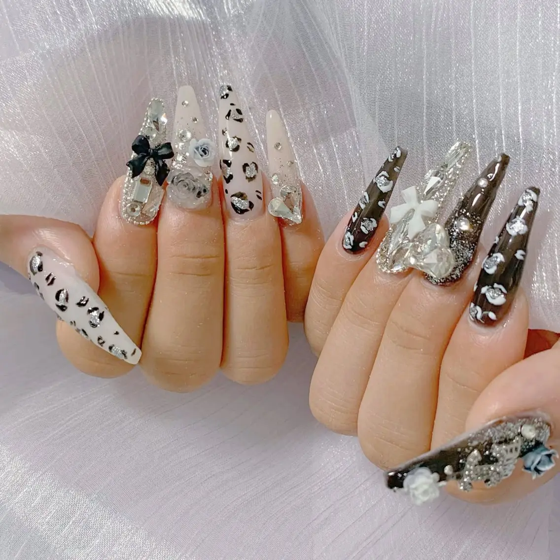ネイル オーロラネイル クリアネイル 成人式 フラッシュネイル ジェルネイル ハンドネイル Amee Nail Salonのネイルデザイン