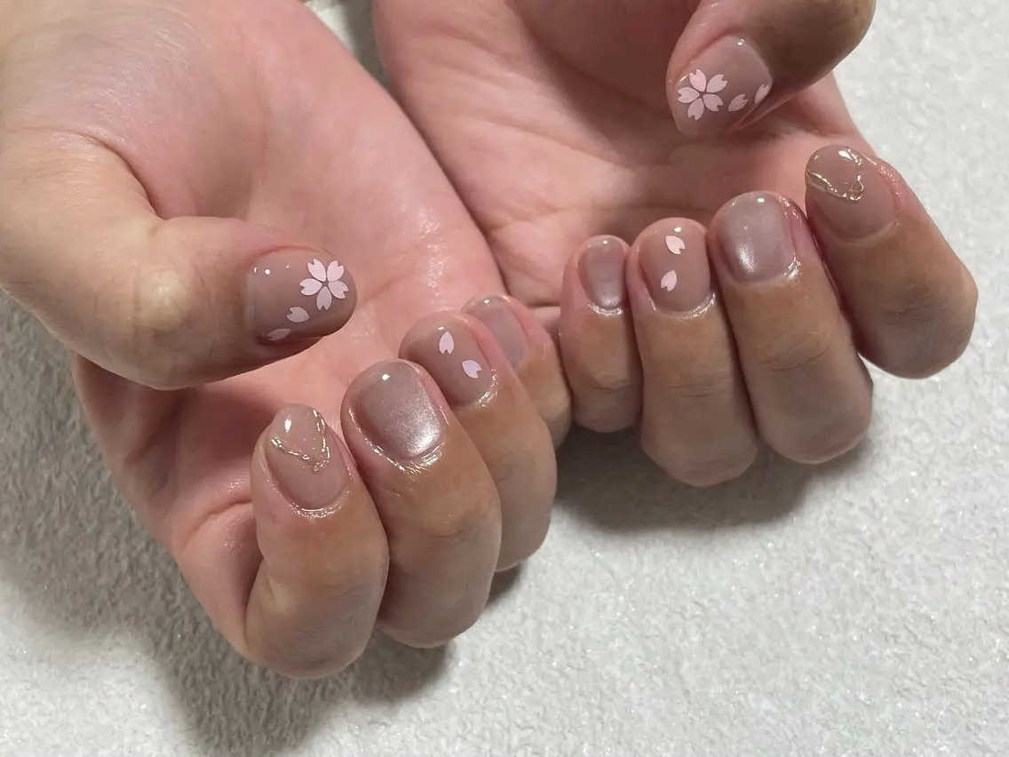 ネイル オーロラネイル フットネイル フレンチネイル ジェルネイル 韓国ネイル ハンドネイル mogunail &blowのネイルデザイン