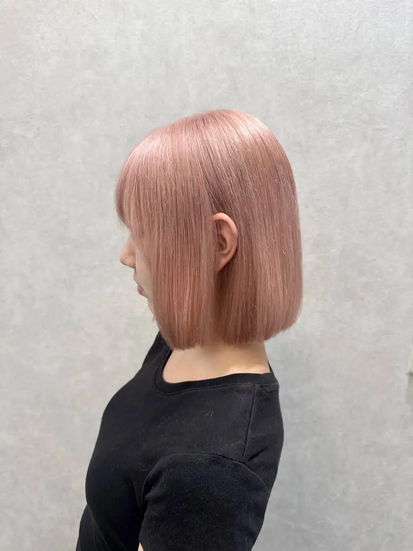 ミディアム karin ボブハイトーンのヘアスタイル