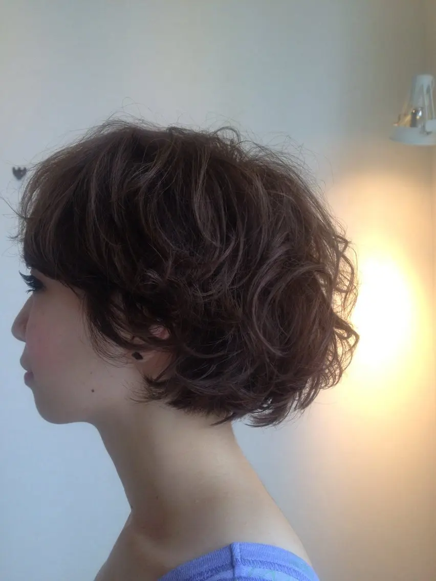 ショート カラー ベージュカラー ボブ くせ毛 IKU顔周りレイヤー /ボブ/透明感カラーのヘアスタイル