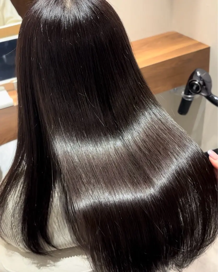ロング ヘアカラー トリートメント 美髪ヘア 🤍erikaのヘアスタイル