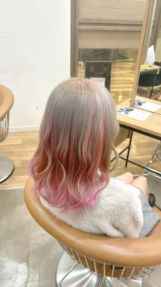 カラー CINQ ゆりんのヘアスタイル