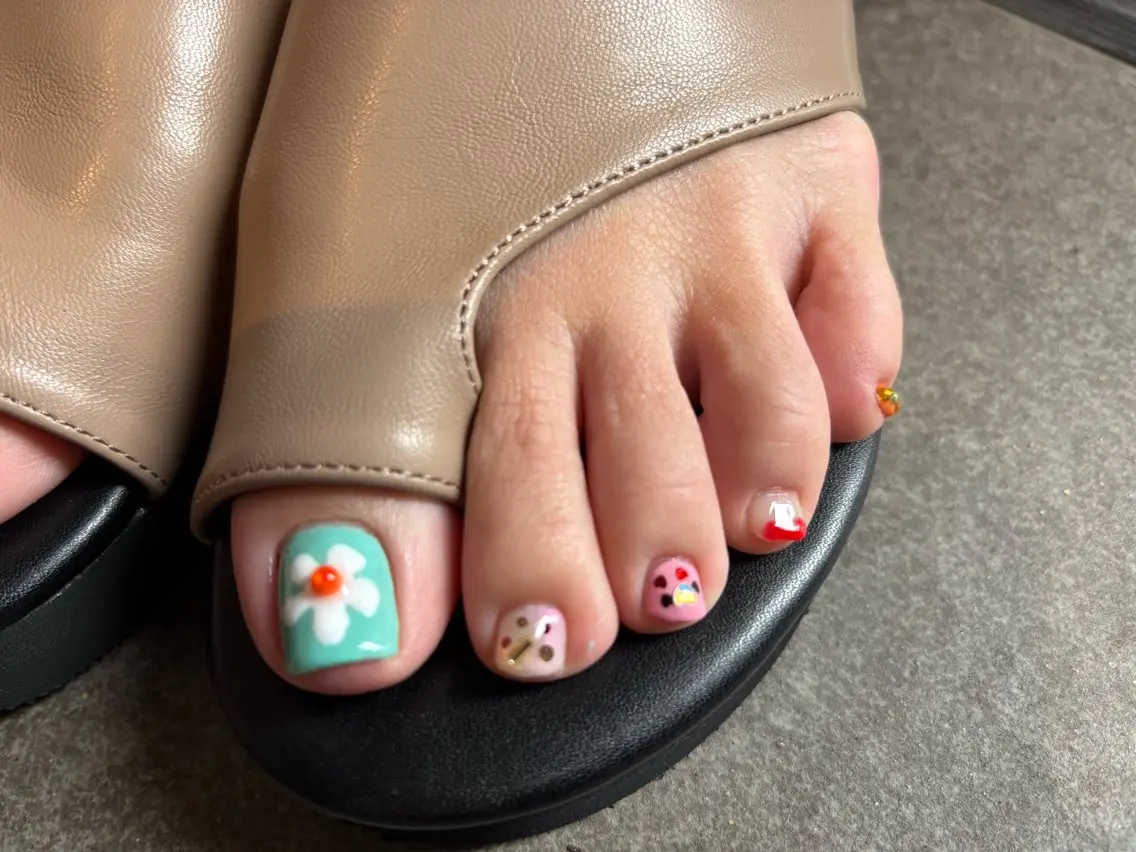 ネイル アートネイル フットネイル ワンカラーネイル 109 nail salonのネイルデザイン