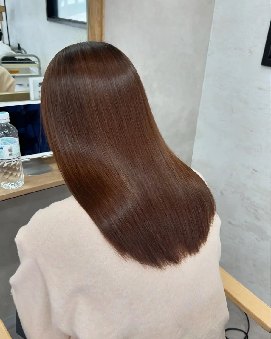 セミロング くせ毛 縮毛矯正 縮毛矯正 トリートメント 前田詠吉 soaFLEARのヘアスタイル
