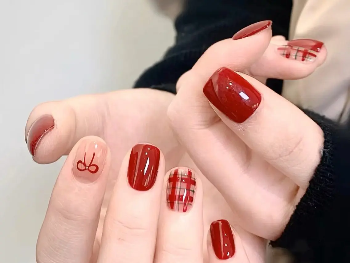 ネイル オーロラネイル チークネイル 長さ出し フットネイル フレンチネイル ハンドネイル ハンドケア Zz nail salonのネイルデザイン