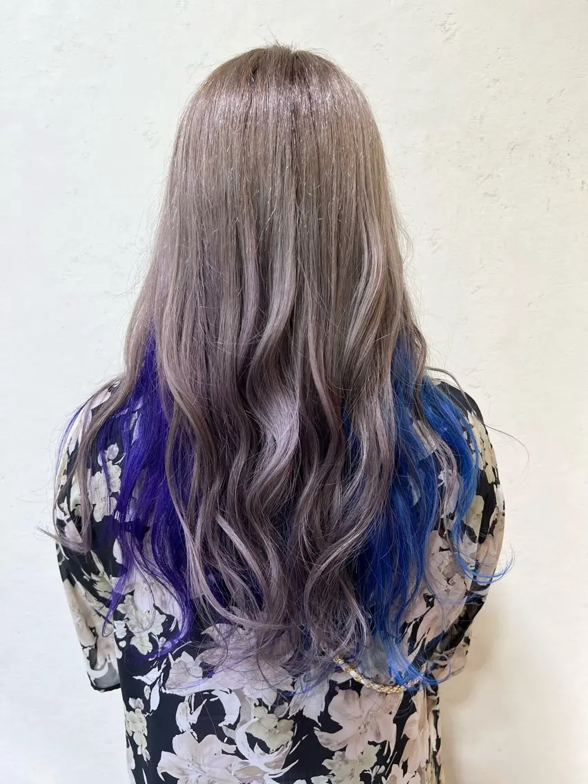ロング カット ヘアカラー トリートメント mana .のヘアスタイル