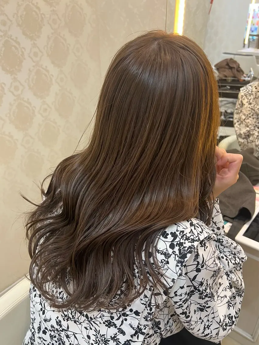 ロング カラー ベージュカラー オリーブベージュ ヘアカラー はらだ すずのヘアスタイル