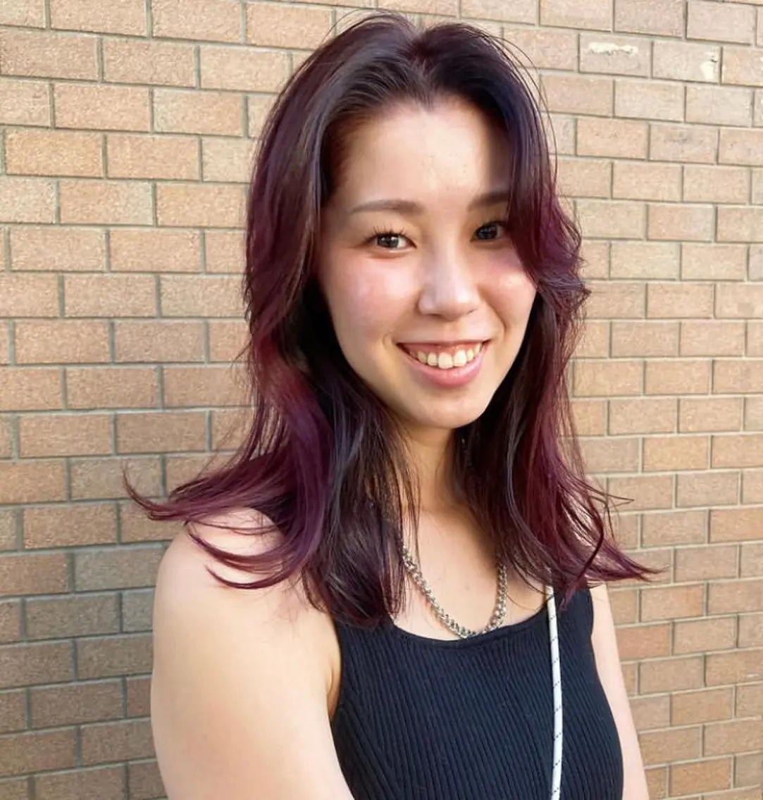 セミロング カラー レッドカラー 大阪ヴィーガンサロン KANAKOのヘアスタイル