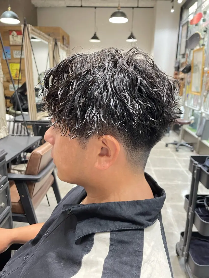 パーマ メンズ メンズパーマ メンズツイストパーマ ツイストパーマ 鈴木 崇之のヘアスタイル
