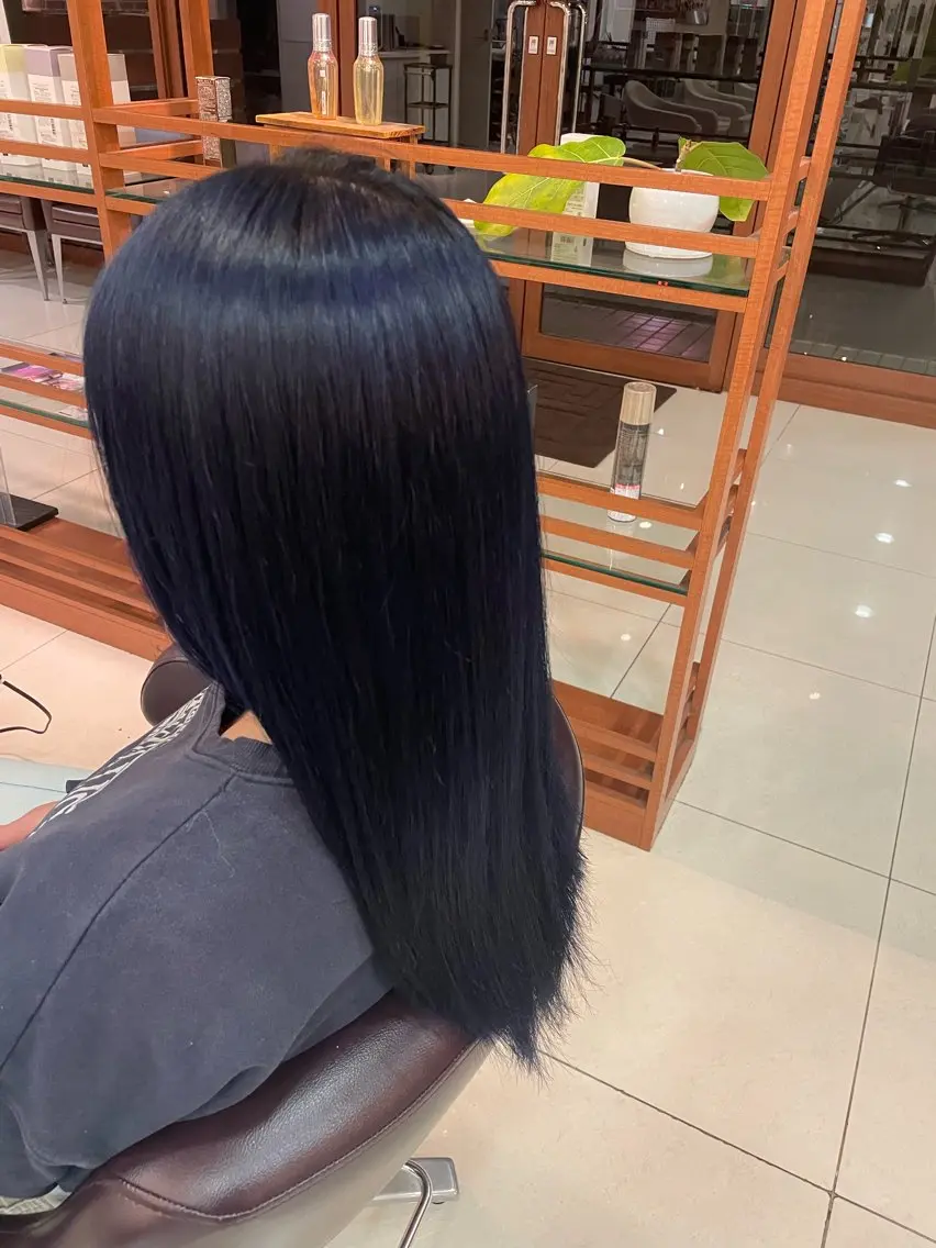 ロング カラー ヘアカラー 石垣 颯士のヘアスタイル