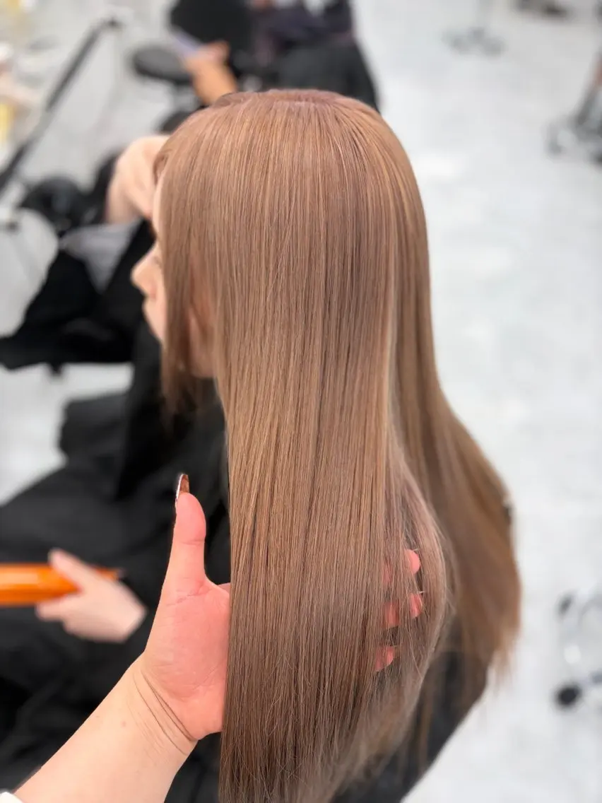 ロング ヘアカラー ヘアセット 艶髪ハイトーンカラー 渋谷🎀ririkaのヘアスタイル