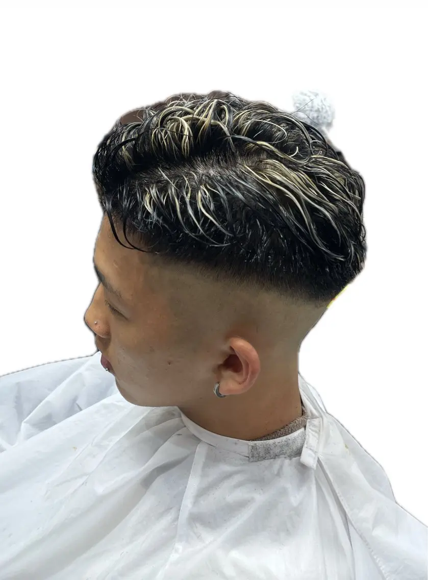 パーマ メンズ フェードカット メンズハイライト メンズパーマ 登 愛のヘアスタイル