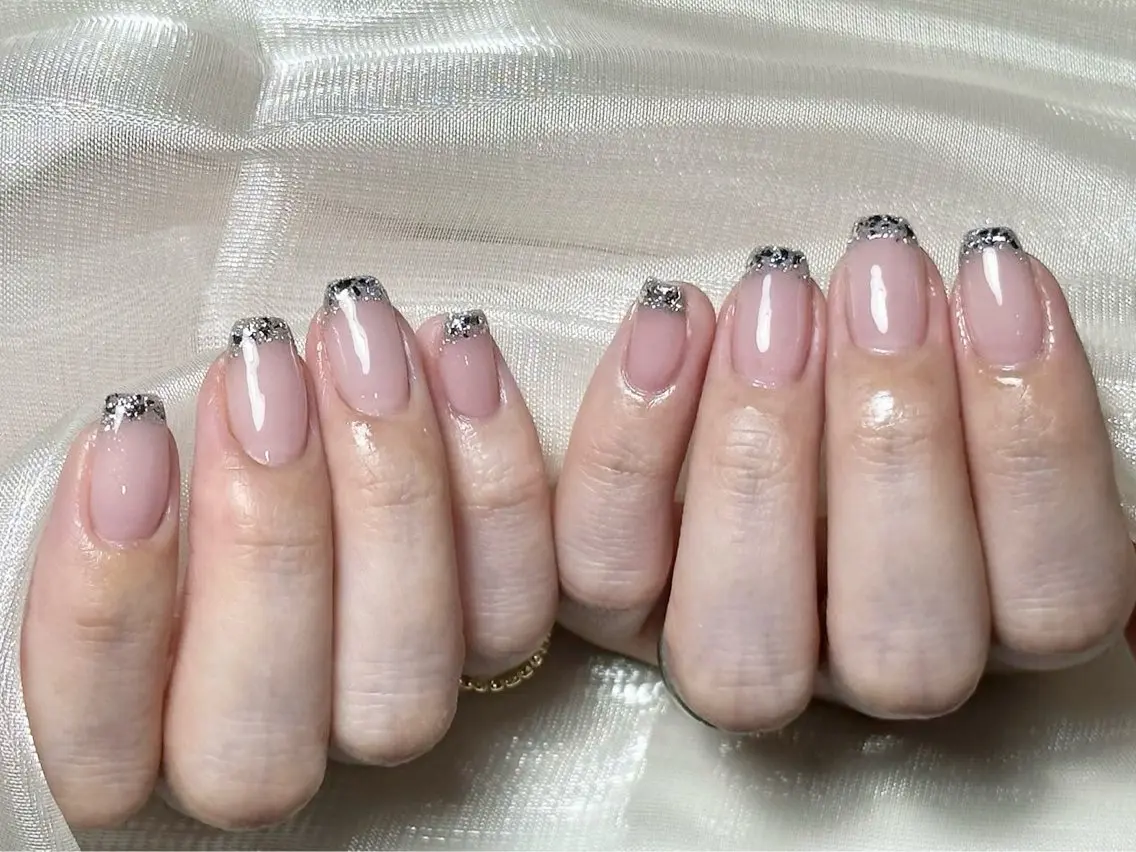 ネイル フレンチネイル ガラスフレンチ るか 池袋のネイルデザイン